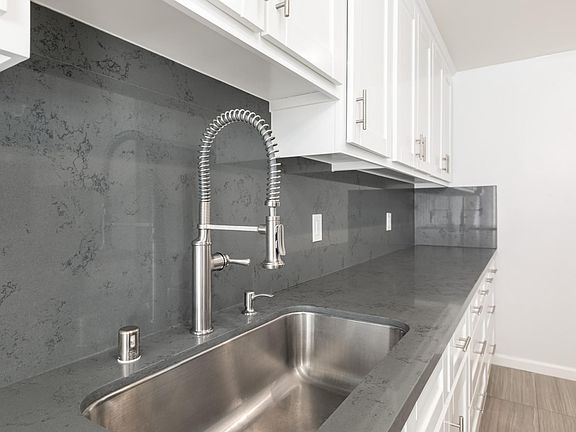 2nd image of 1432 S Saltair Ave APT 109