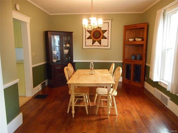 5th image of 78 Hamlin St