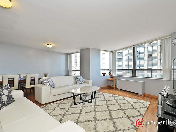 Living Room / Dining Room