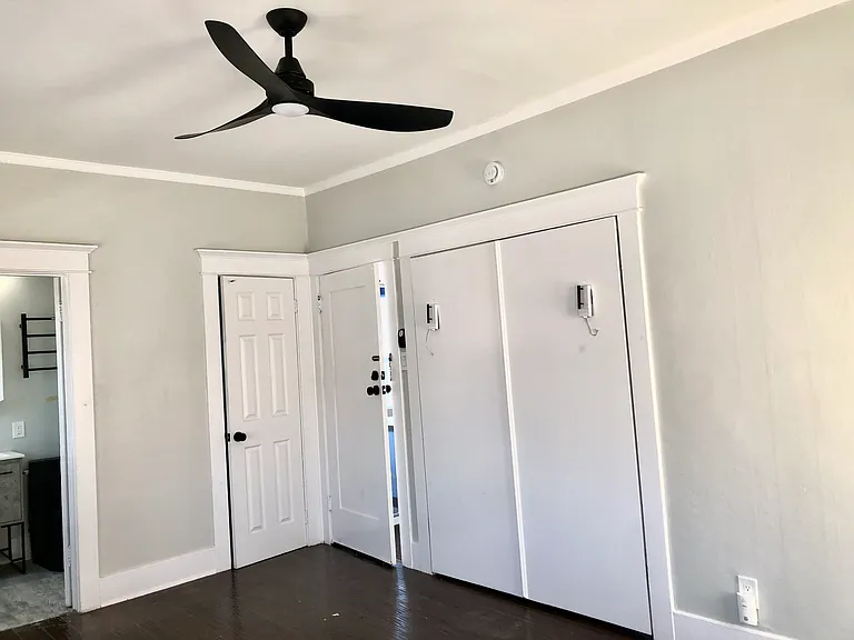 55 Roswell Ave #9 — Photo 12