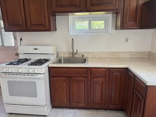 2 bed, 896 sqft, $1,999 — Photo 4