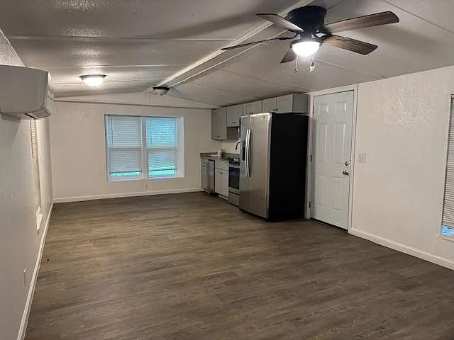 501 W Ryan Rd — Photo 22