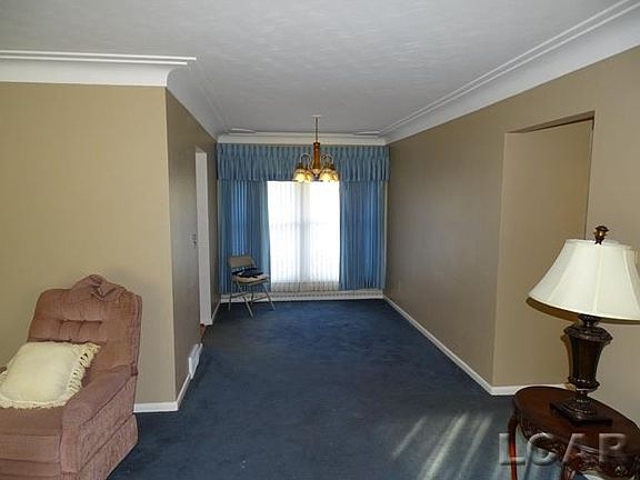 5th image of 1054 Ashland Dr