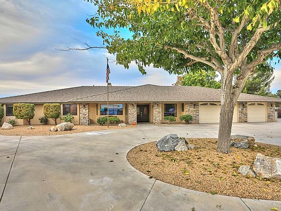4th image of 15229 Chaparral Ln
