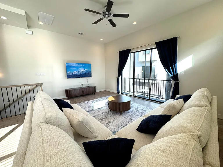 2616 Riverside Dr #F — Photo 11