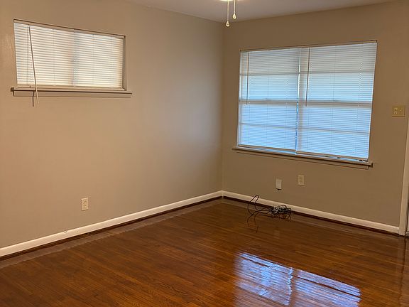 2nd image of 1101 Healy St