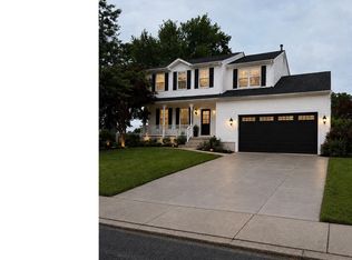 14 Powder Ln, Burlington, NJ 08016