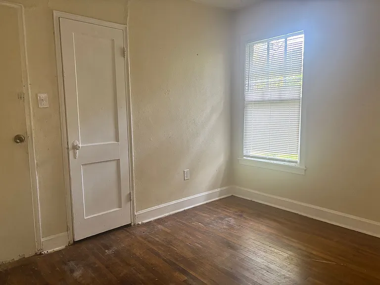 160 Ferguson Dr — Photo 8