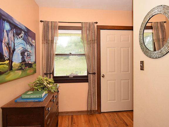 3rd image of 301 Morey St