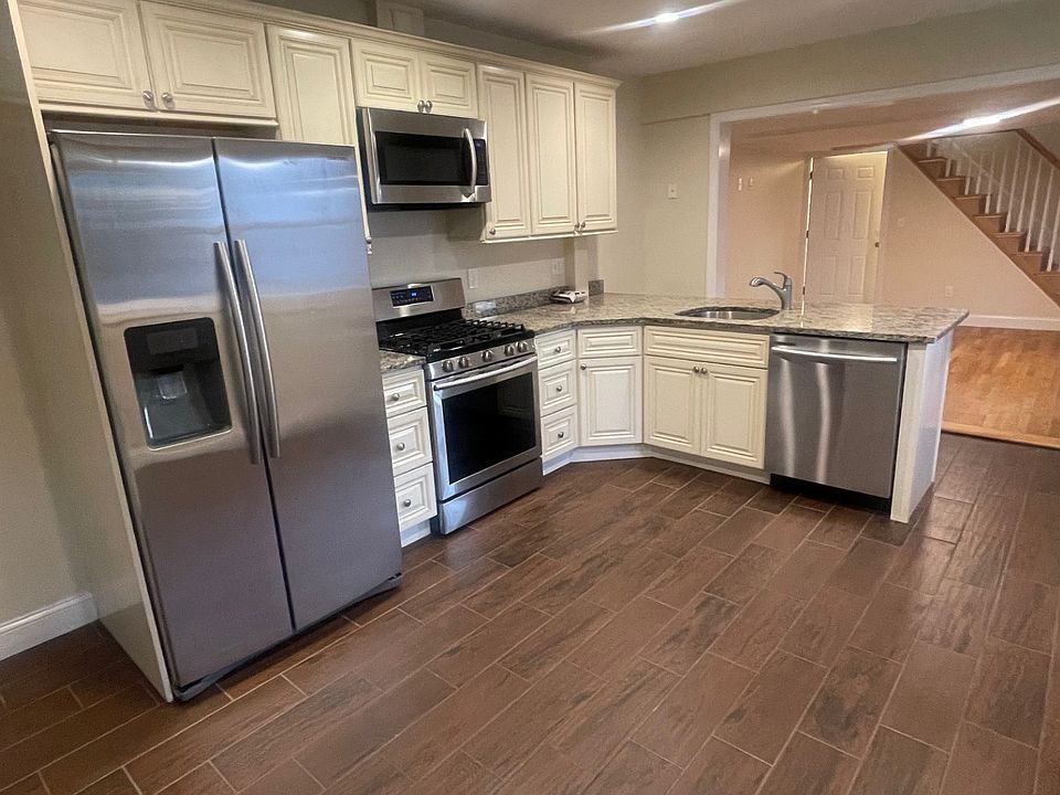 1st image of 14 South St #10