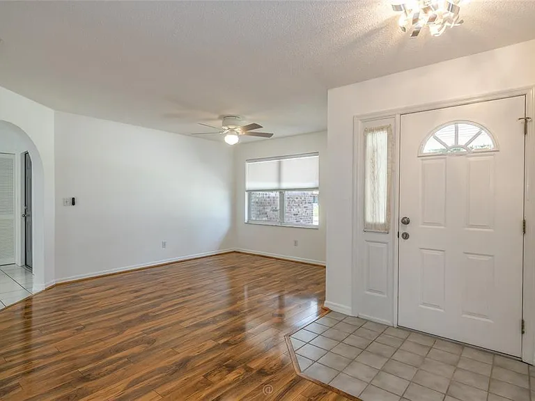 923 Sand Crest Dr — Photo 18