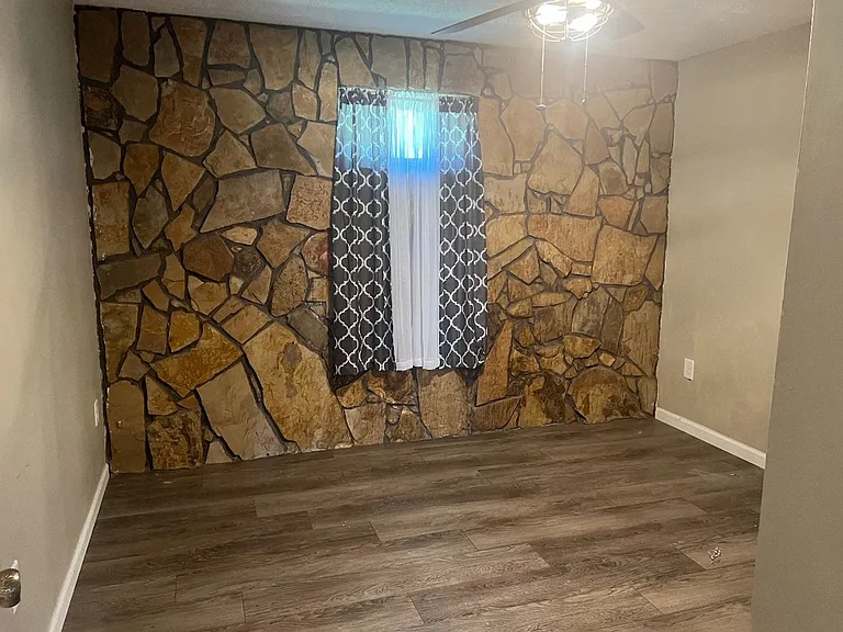 320 Caraway Ln — Photo 22