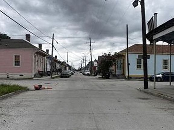 4th image of 2444 1st St