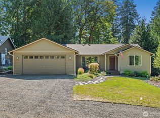 181 E Country Club Dr, Allyn, WA 98524