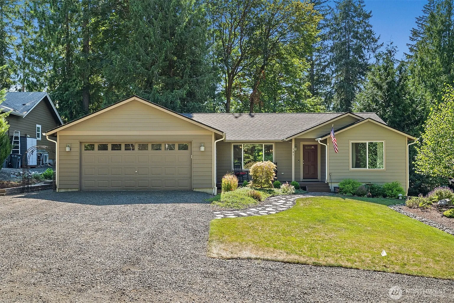 181 E Country Club Drive photo 1