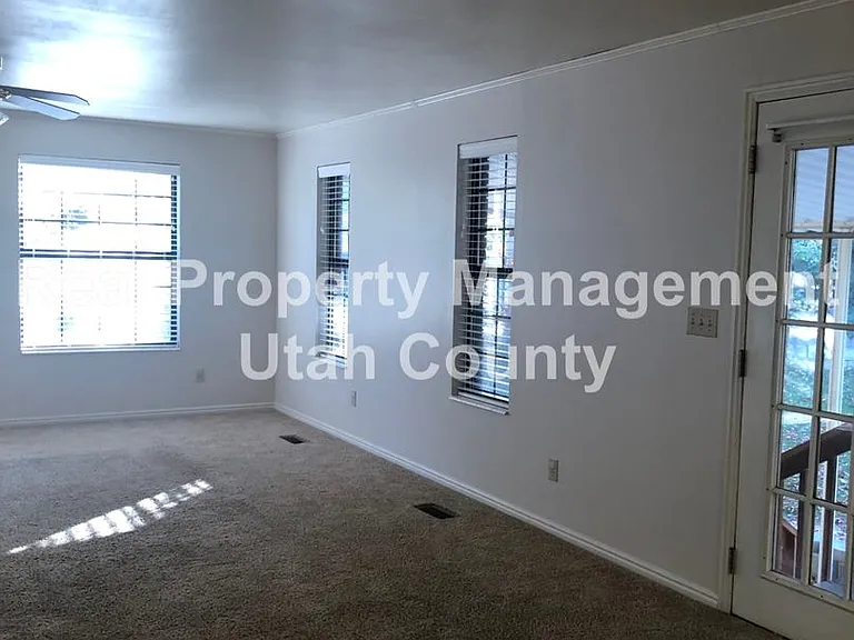 1639 N 1200th St E — Photo 20
