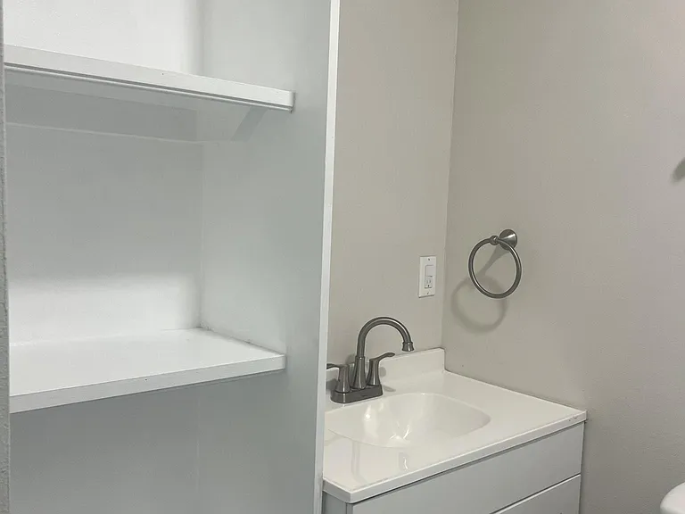 1702 2nd Ave E #1 — Photo 3