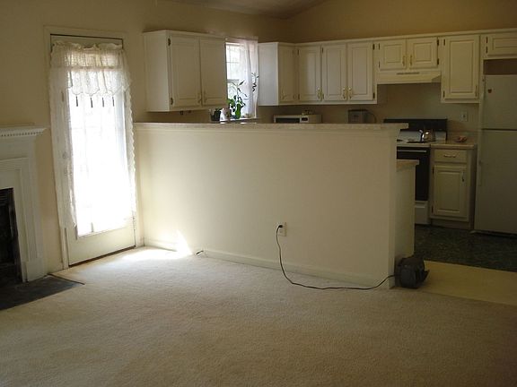 5th image of 344 Ashton Pl