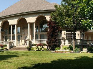 37080 Willow Ln, Clinton Township, MI 48036