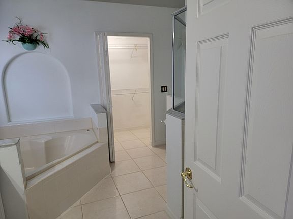 2nd image of 2825 Lazlo Ln