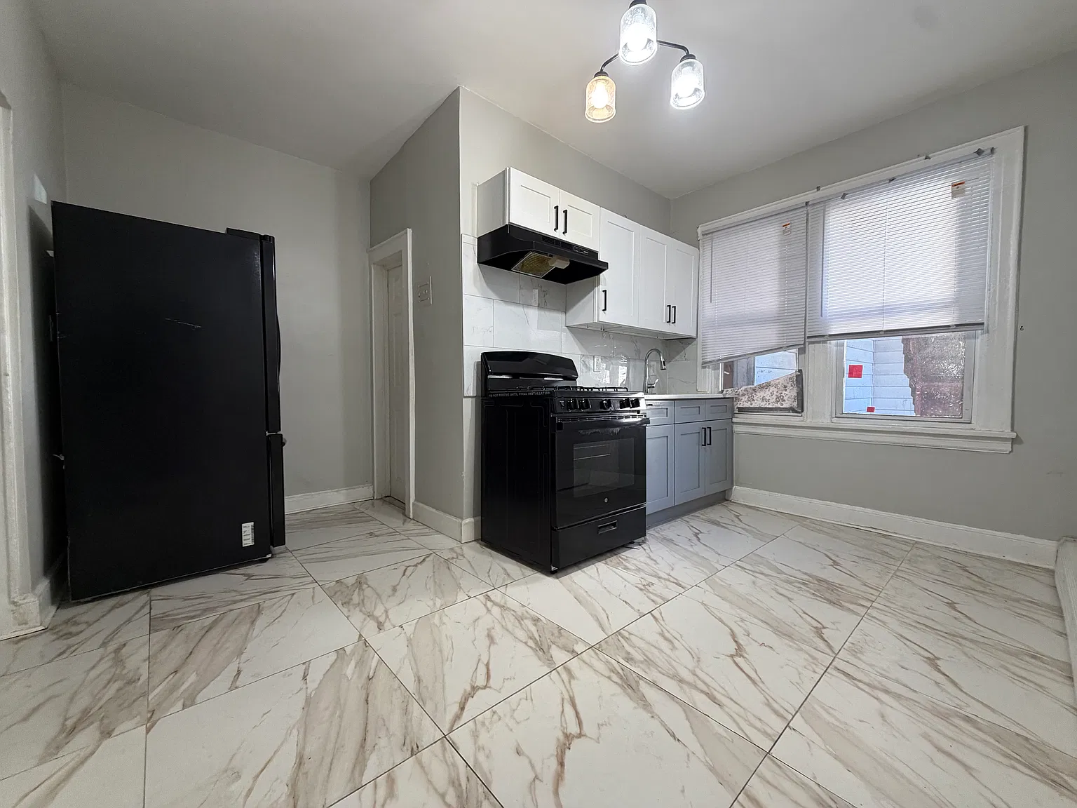 Studio, 500 sqft, $1,350 — Photo 2
