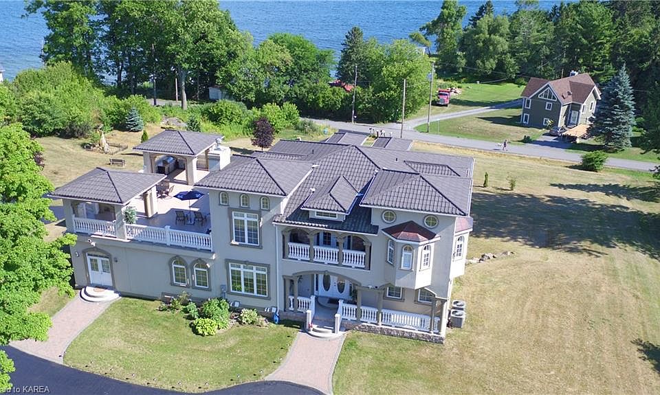 255 Thousand Islands Pkwy, Leeds And The Thousand Islands, ON K0E 1L0