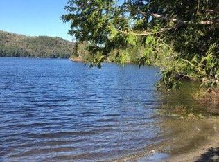 17 Robinson Dr, Schroon Lake, NY 12858