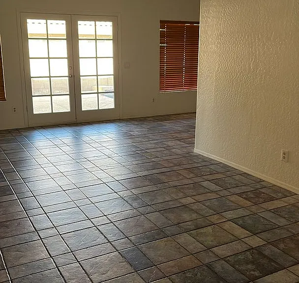 86 W Calle De Caballos — Photo 16