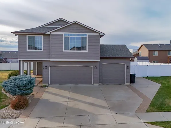 1951 2nd Ave E, Dickinson, ND 58601