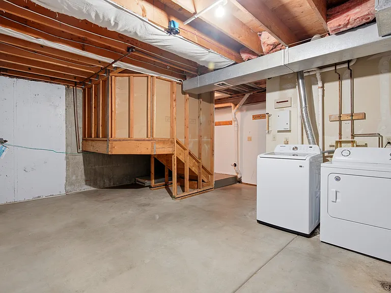 9010 Bear Mountain Dr — Photo 25