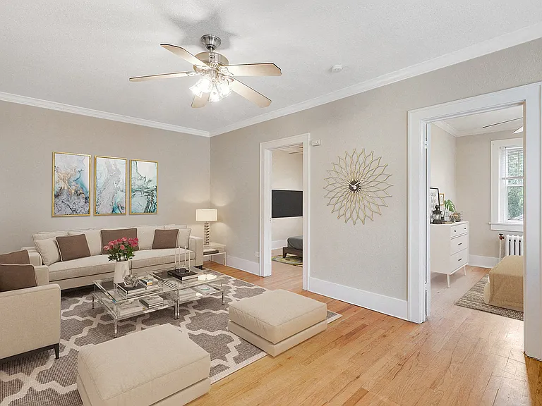 1035 N Pearl St — Photo 3