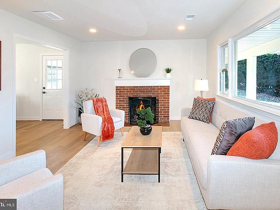 2nd image of 5716 Tremont Ct