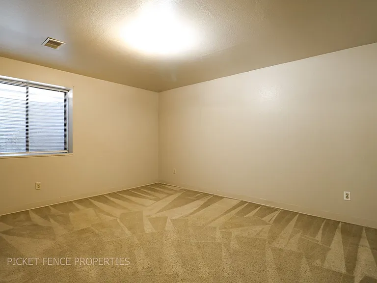 533 14th Ave #4 — Photo 7