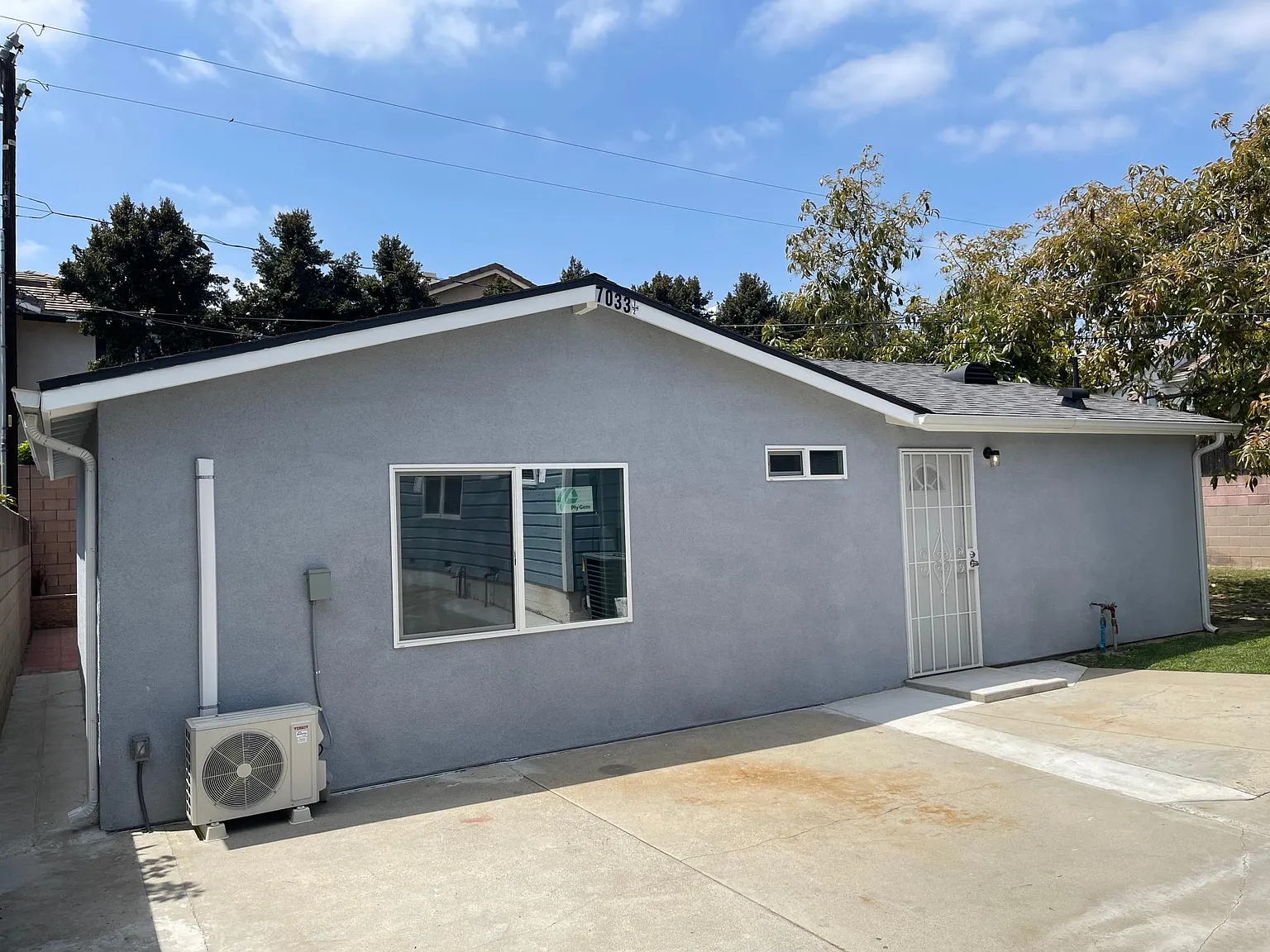 3 bed, 1200 sqft, $3,500 — Photo 2