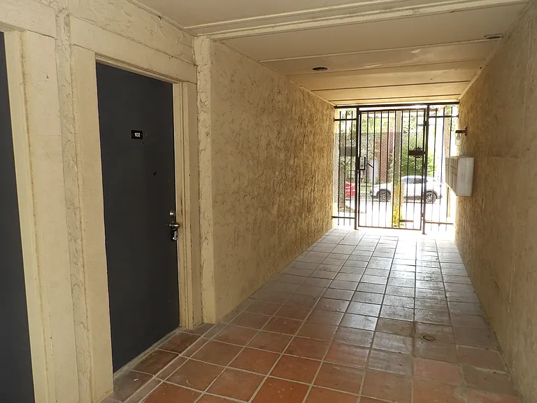 4432 Buena Vista St #102 — Photo 16