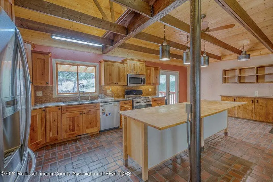 109 Snowcap Drive - 1 — Photo 2