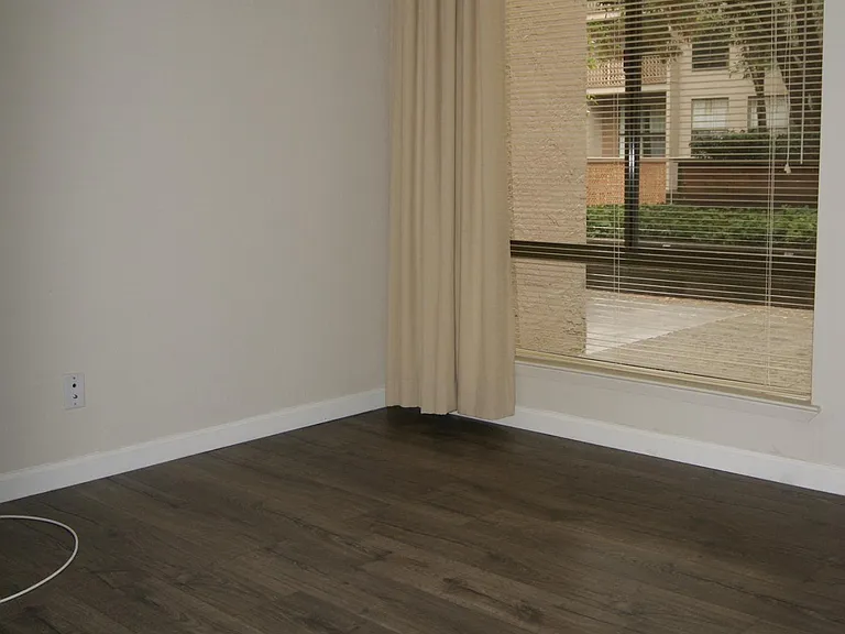 340 N Civic Dr #312 — Photo 8