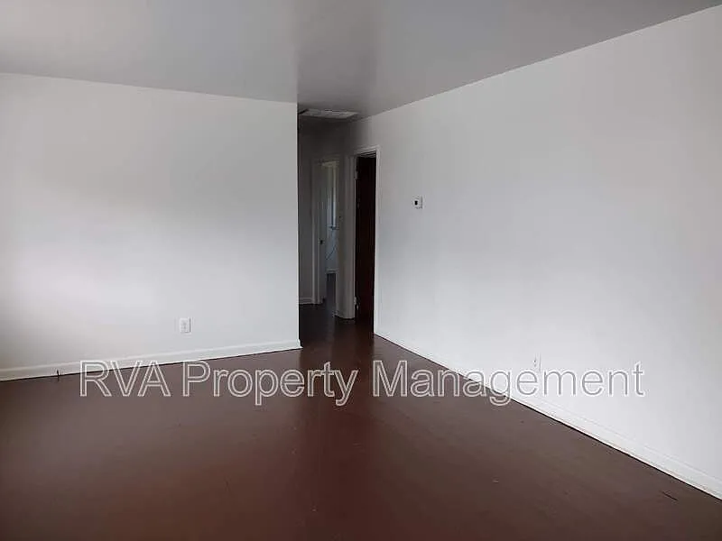 3 bed, 1.5 bath, 1323 sqft, $1,395 — Photo 3