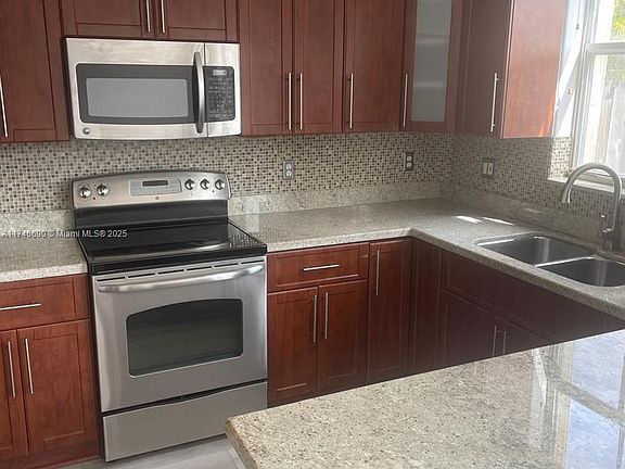 3rd image of 3127 NW 100th Ct