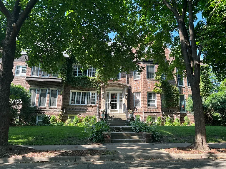 1400 Lincoln Ave S #1 — Photo 1