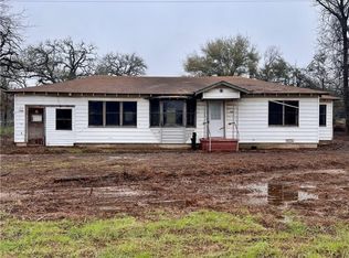 526 Fm 485, Hearne, TX 77859