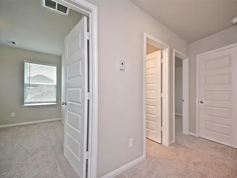 1015 Modesto Dr — Photo 27