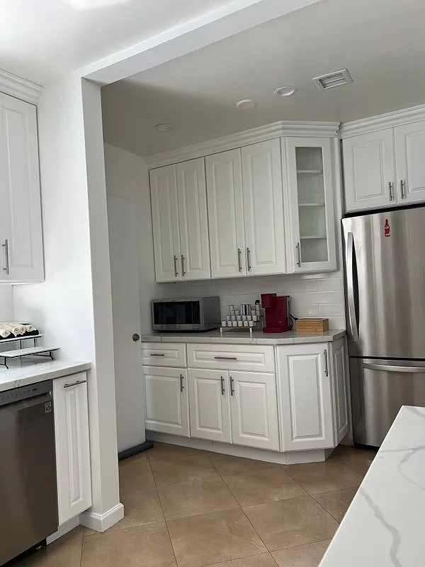 2 bed, 1.0 bath, 950 sqft, $3,300 — Photo 4