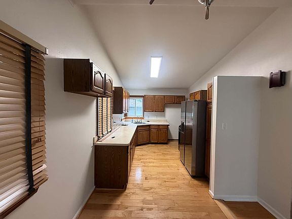 4th image of 29671 Macintyre St