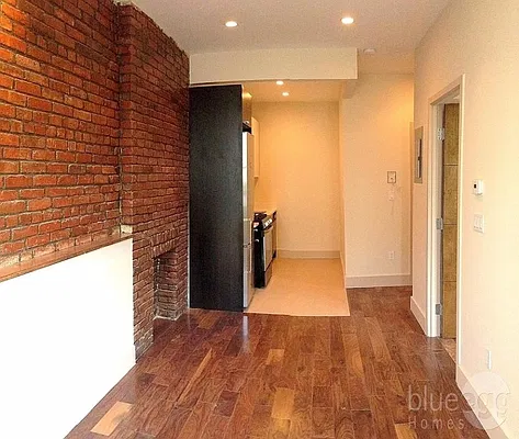 Rented by Blue Egg Realty Corp | media 10