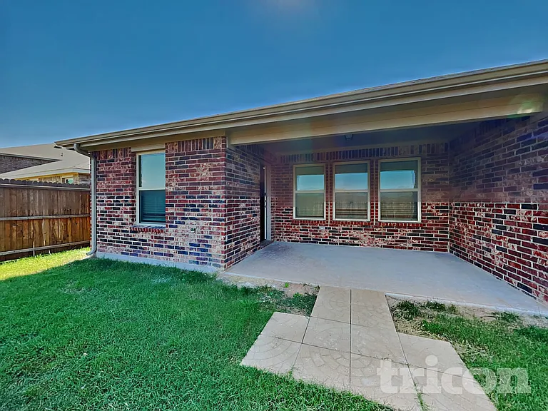 3323 Hawkins Dr — Photo 14