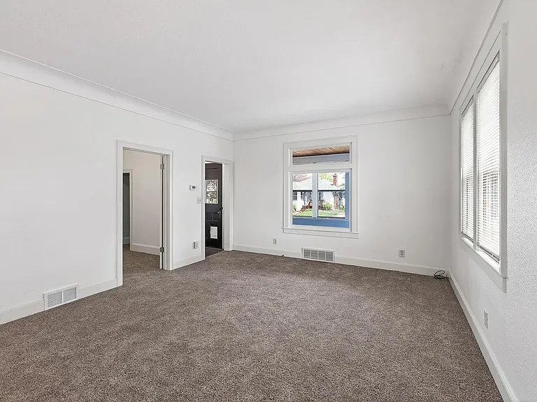 144 8th Ave S #1 — Photo 19