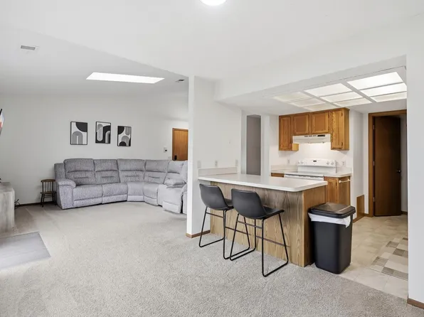 6233 Magda Dr Unit C, Osseo, MN 55369