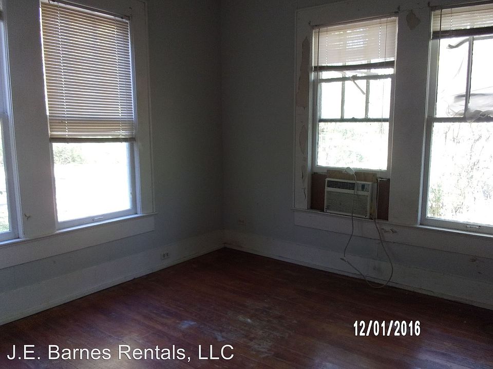2nd image of 109 Myrtle St