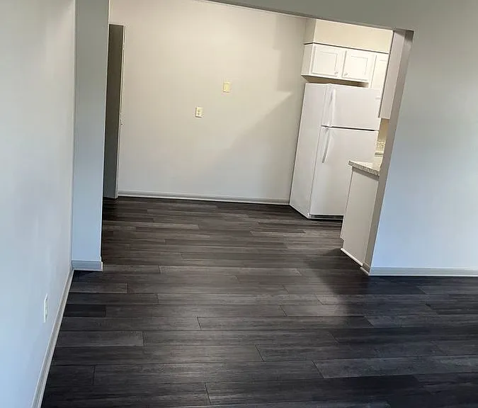 215 Ash St #6 — Photo 4